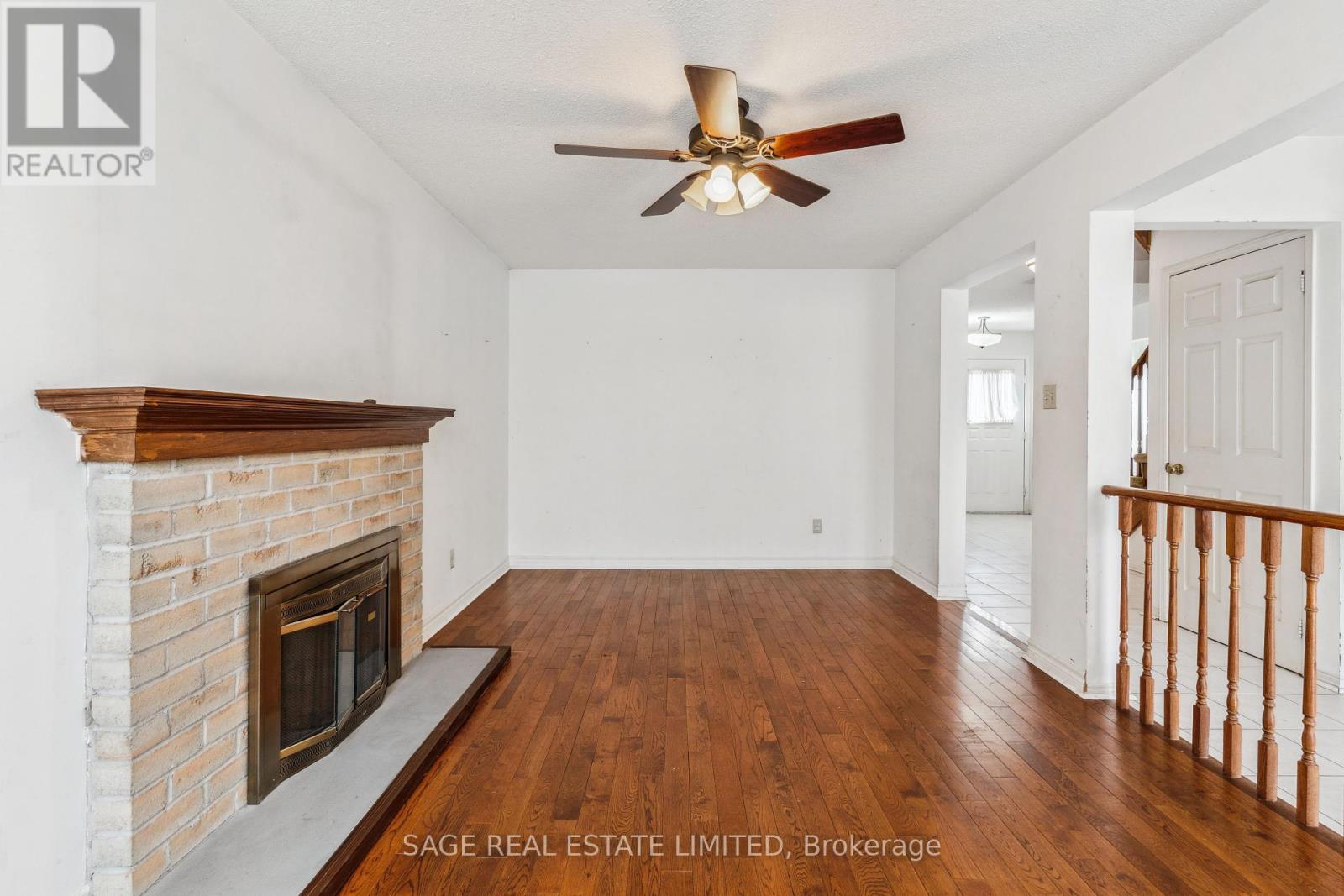 27 Newgreen Crescent, Brampton, Ontario  L6S 4Y2 - Photo 7 - W12175880
