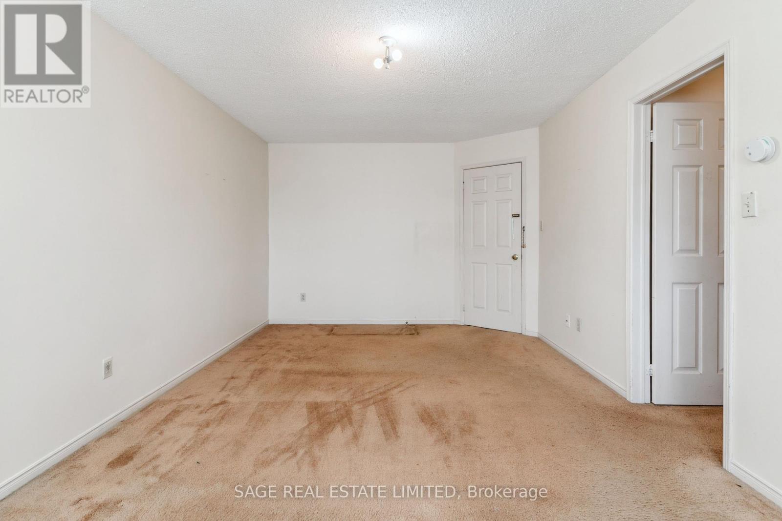 27 Newgreen Crescent, Brampton, Ontario  L6S 4Y2 - Photo 8 - W12175880