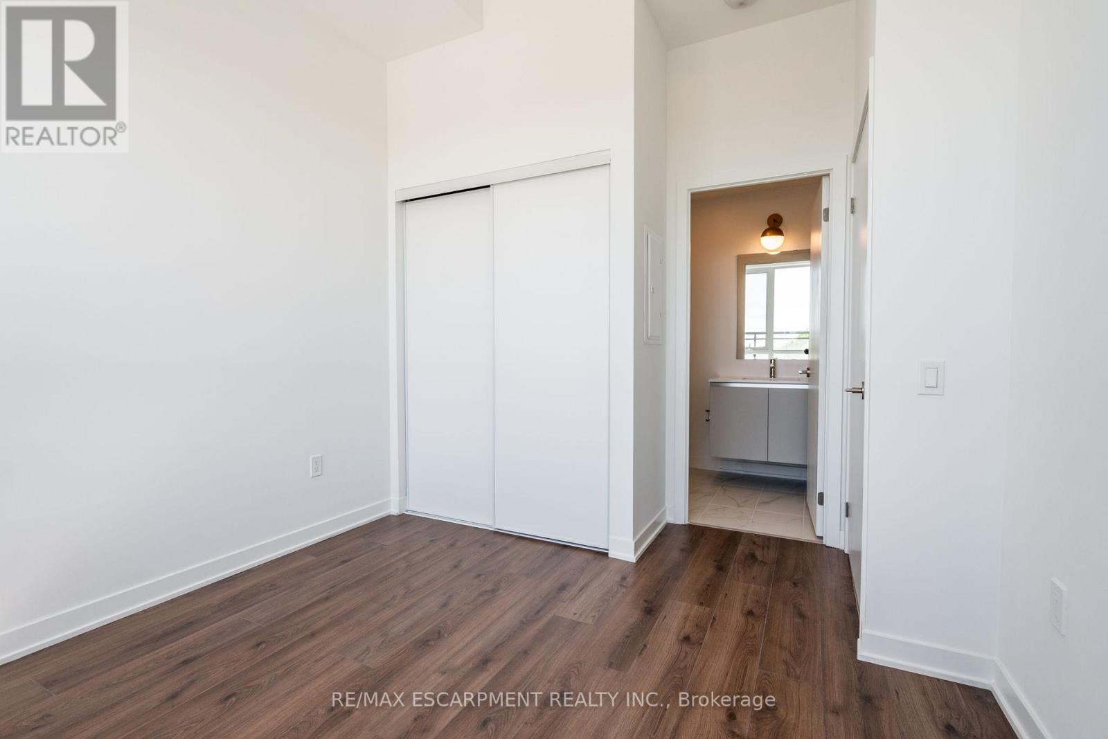 212 - 395 Dundas Street W, Oakville (Go Glenorchy), Ontario  L6M 4M2 - Photo 20 - W12175888