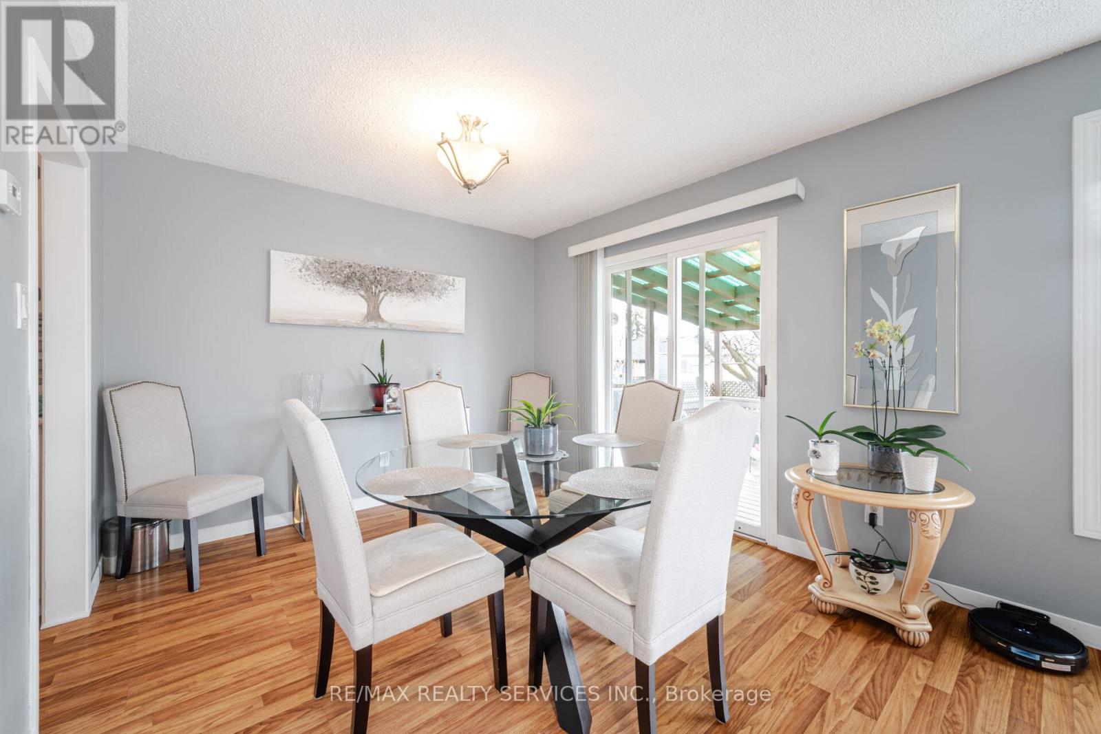 85 Salisbury Circle, Brampton (Brampton North), Ontario  L6V 2Z4 - Photo 13 - W12175900