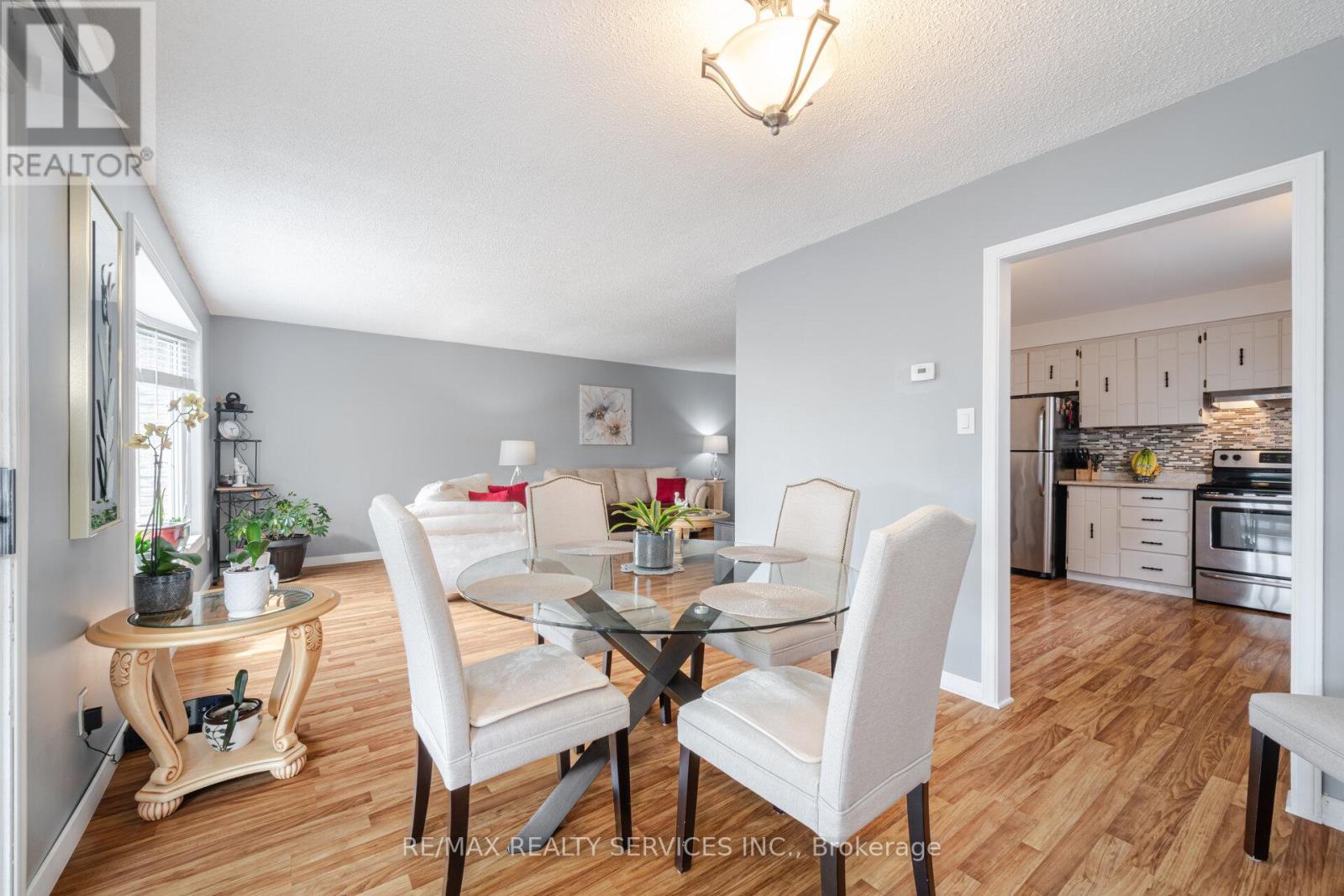 85 Salisbury Circle, Brampton (Brampton North), Ontario  L6V 2Z4 - Photo 14 - W12175900