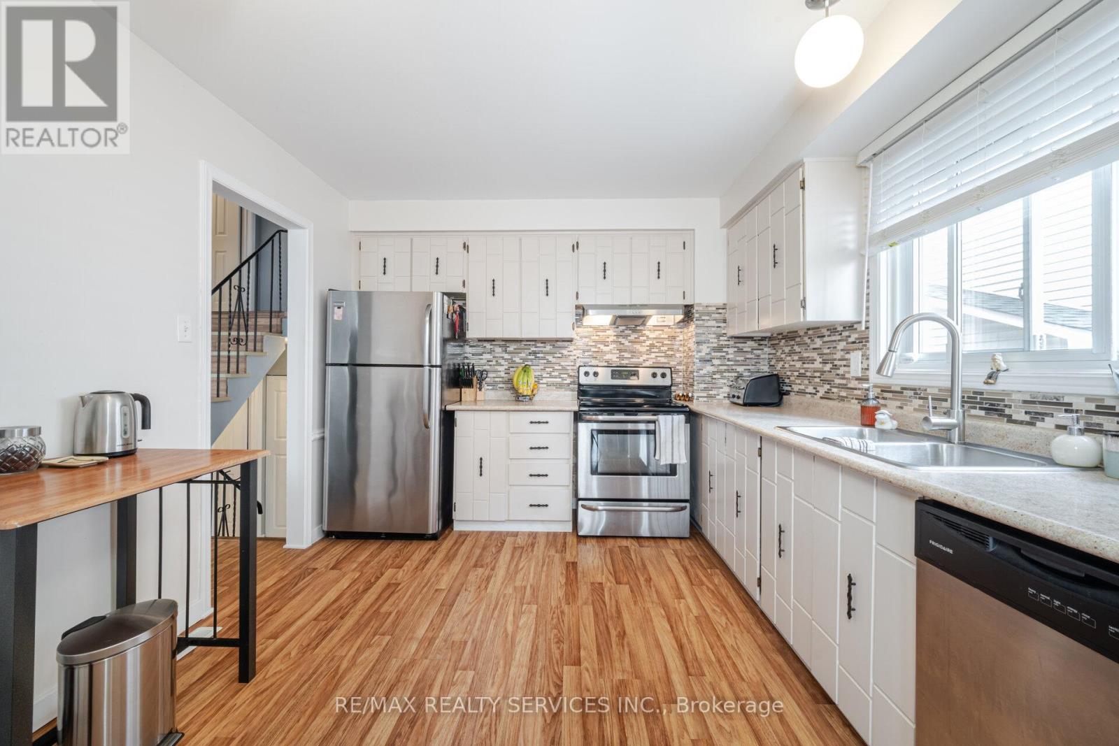 85 Salisbury Circle, Brampton (Brampton North), Ontario  L6V 2Z4 - Photo 15 - W12175900