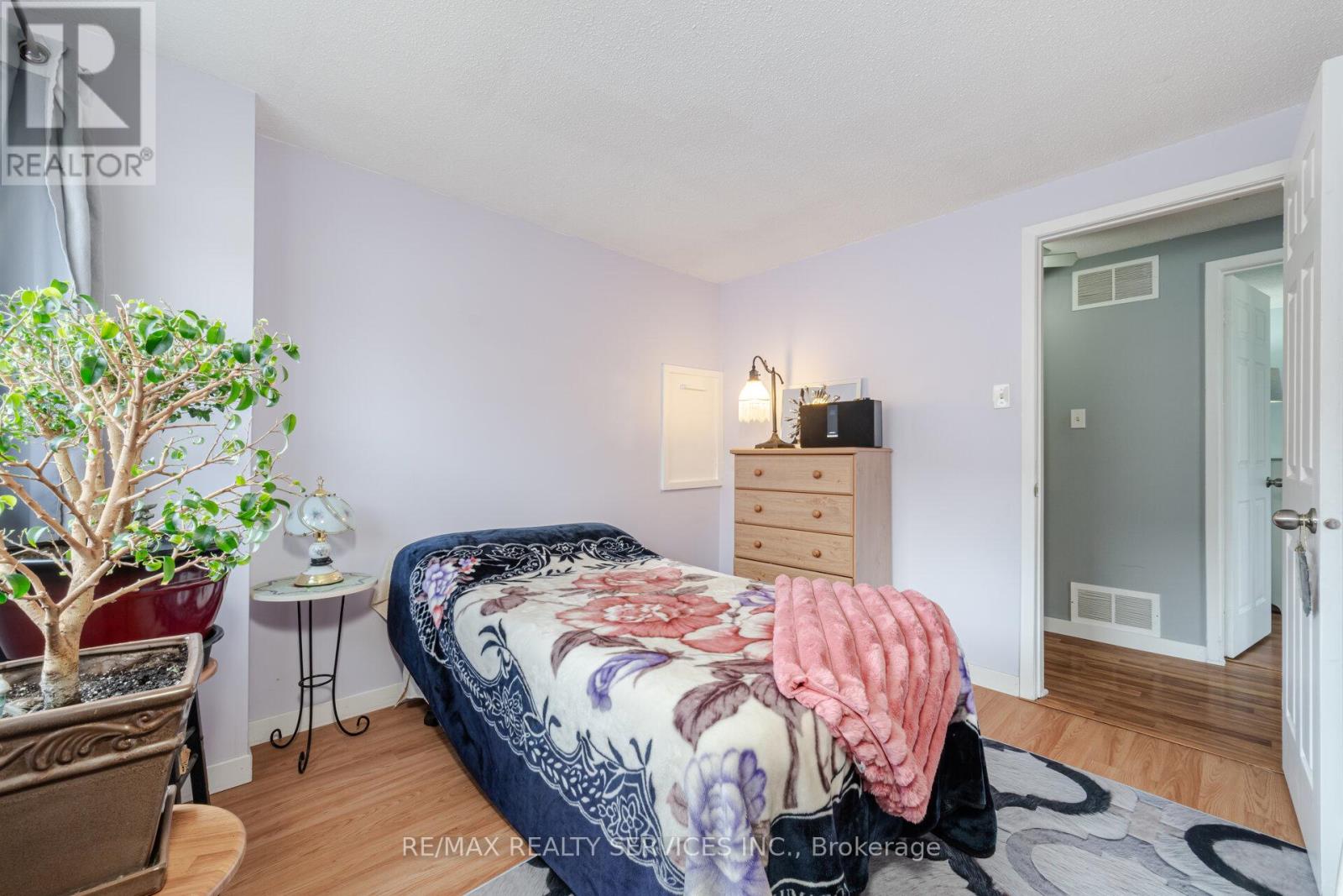 85 Salisbury Circle, Brampton (Brampton North), Ontario  L6V 2Z4 - Photo 28 - W12175900