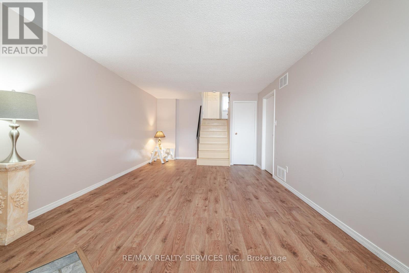 85 Salisbury Circle, Brampton (Brampton North), Ontario  L6V 2Z4 - Photo 32 - W12175900