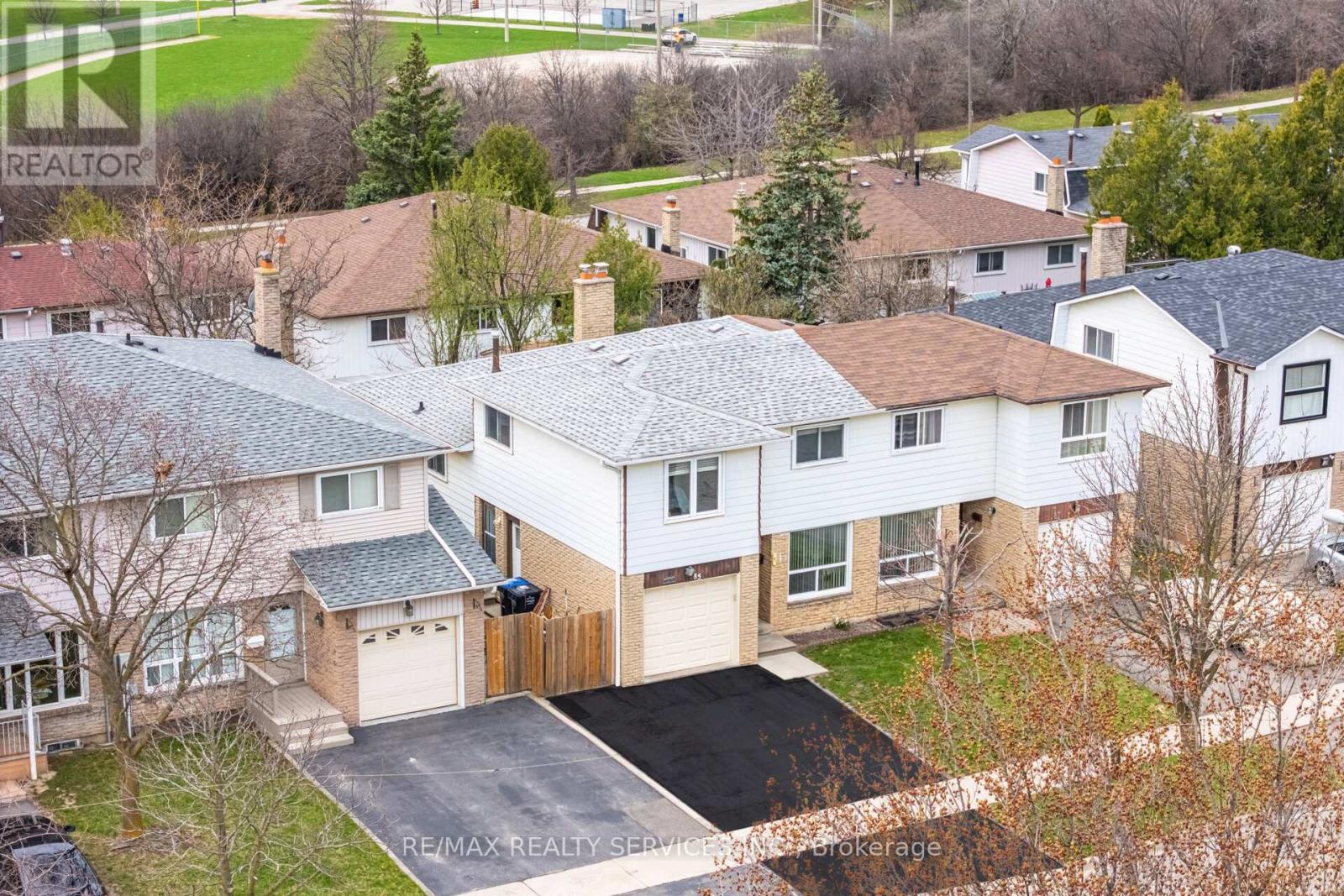 85 Salisbury Circle, Brampton (Brampton North), Ontario  L6V 2Z4 - Photo 6 - W12175900
