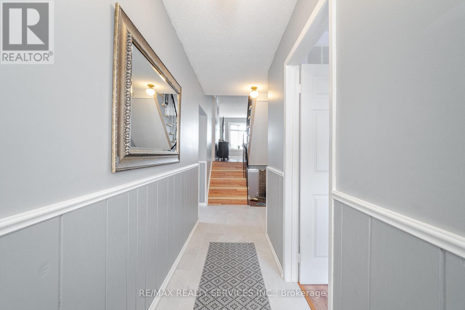 85 Salisbury Circle, Brampton (Brampton North), Ontario  L6V 2Z4 - Photo 8 - W12175900