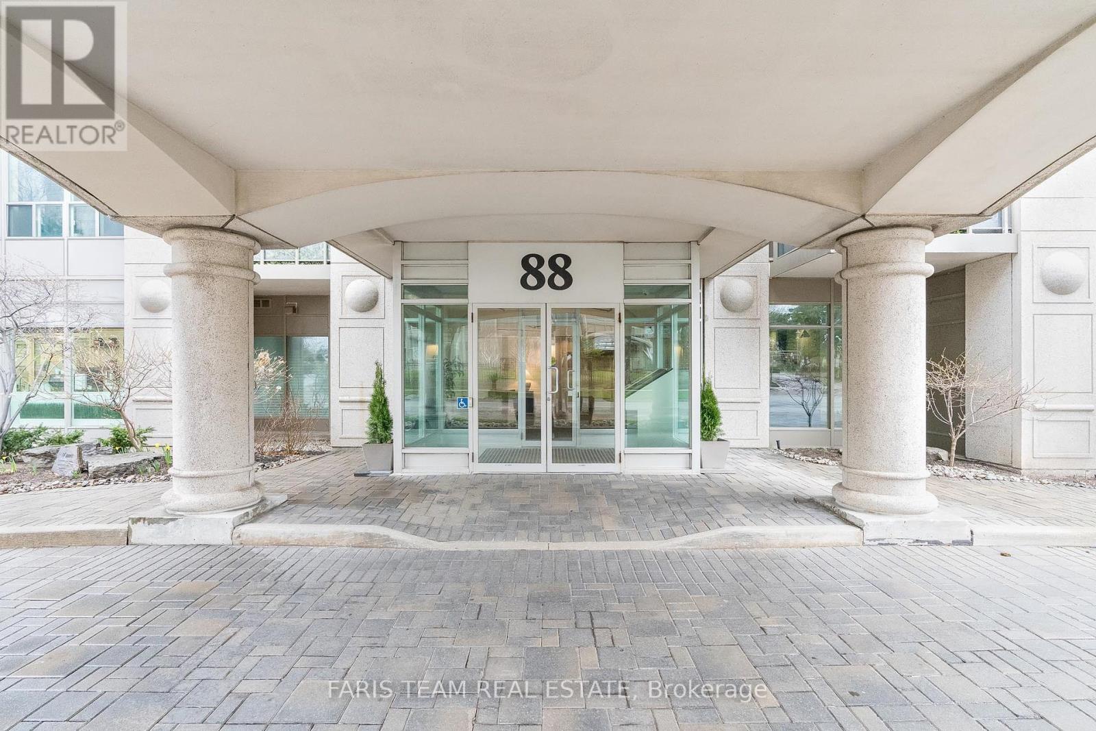 806 - 88 Palace Pier Court, Toronto (Mimico), Ontario  M8V 4C2 - Photo 3 - W12175931