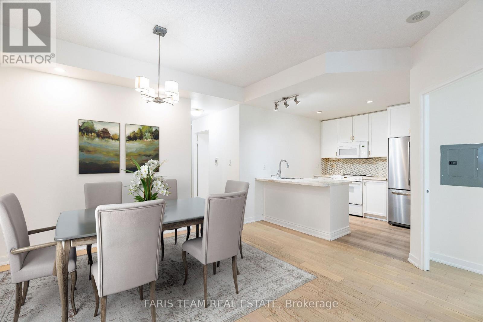 806 - 88 Palace Pier Court, Toronto, Ontario  M8V 4C2 - Photo 8 - W12175931