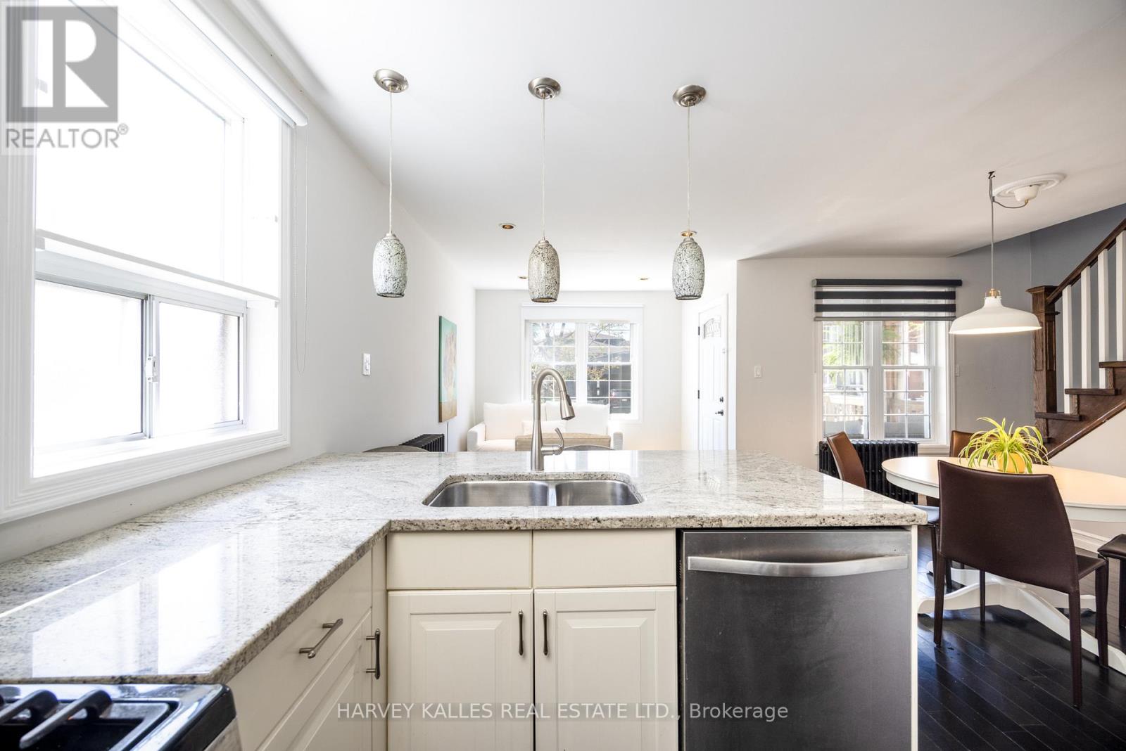 210 Gowan Avenue, Toronto, Ontario  M4J 2K6 - Photo 16 - E12176003