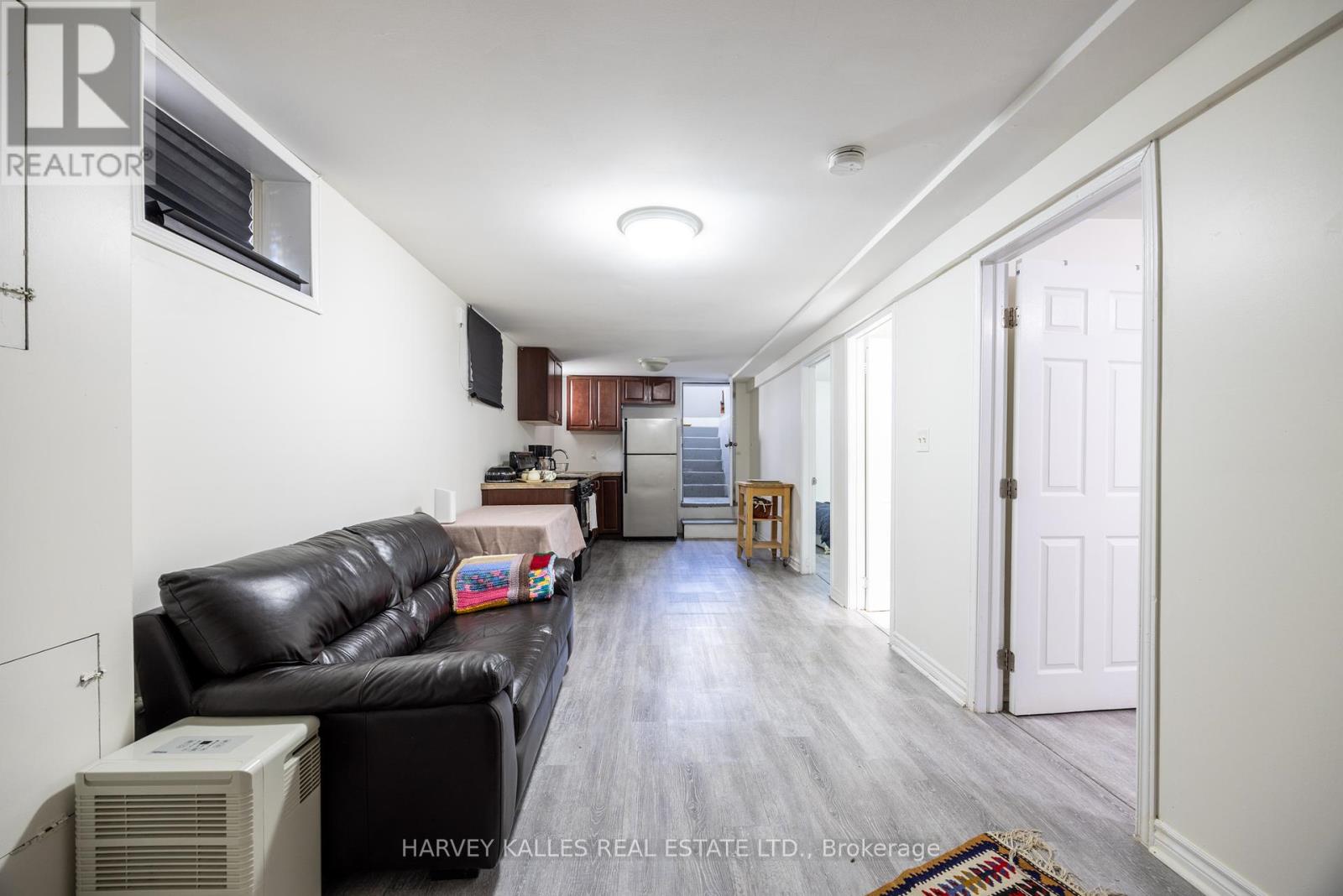 210 Gowan Avenue, Toronto, Ontario  M4J 2K6 - Photo 32 - E12176003
