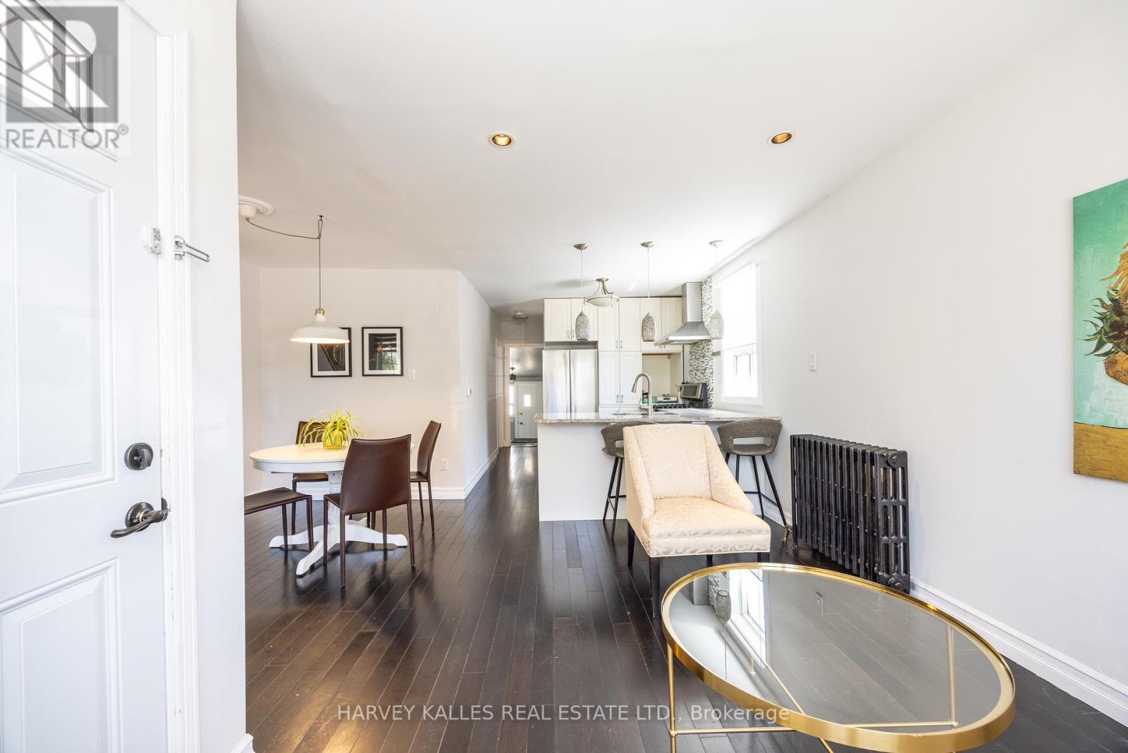 210 Gowan Avenue, Toronto, Ontario  M4J 2K6 - Photo 4 - E12176003