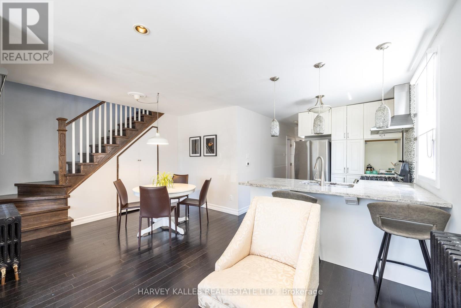 210 Gowan Avenue, Toronto, Ontario  M4J 2K6 - Photo 6 - E12176003