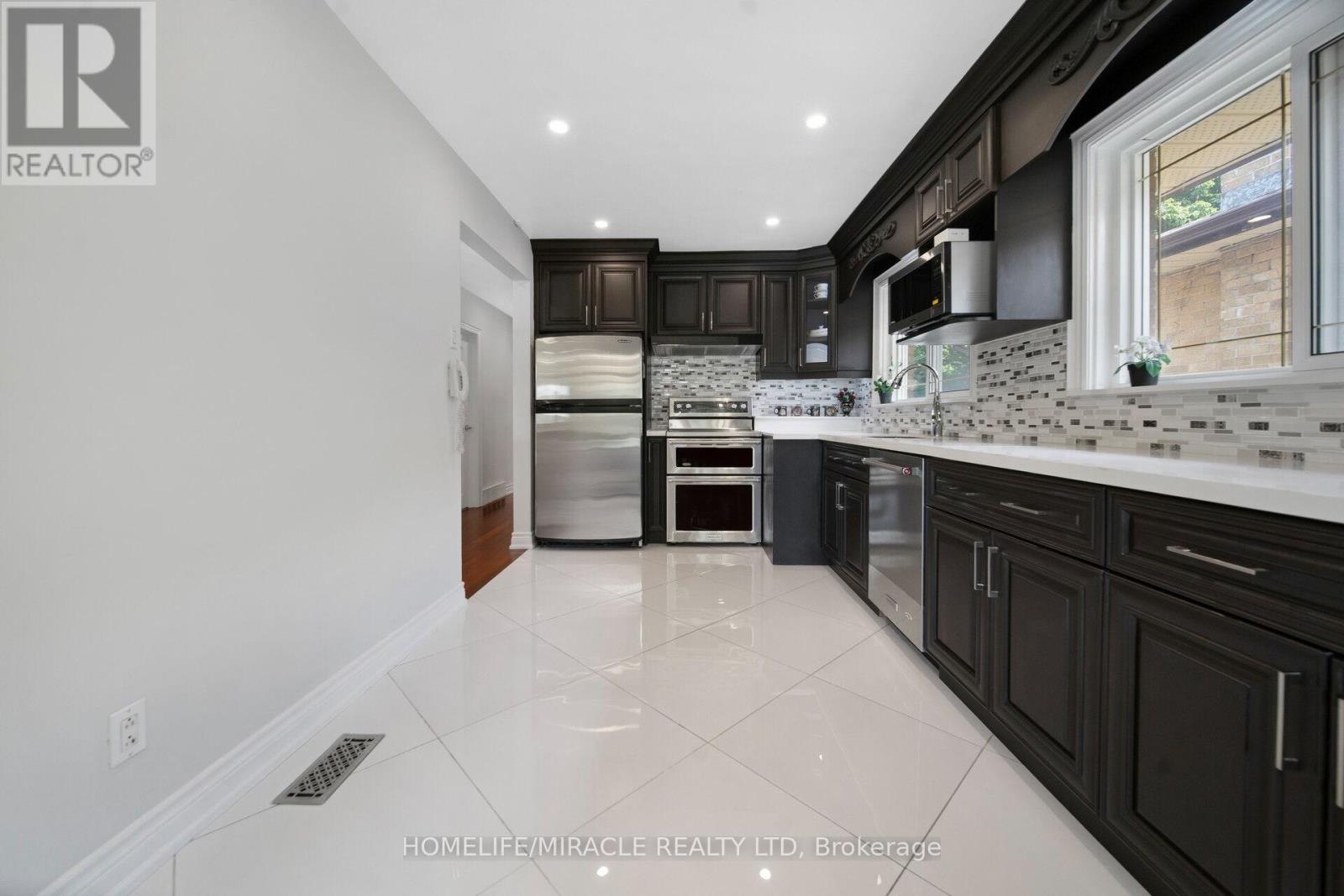 90 Deanvar Avenue, Toronto, Ontario  M1R 2N3 - Photo 15 - E12176034