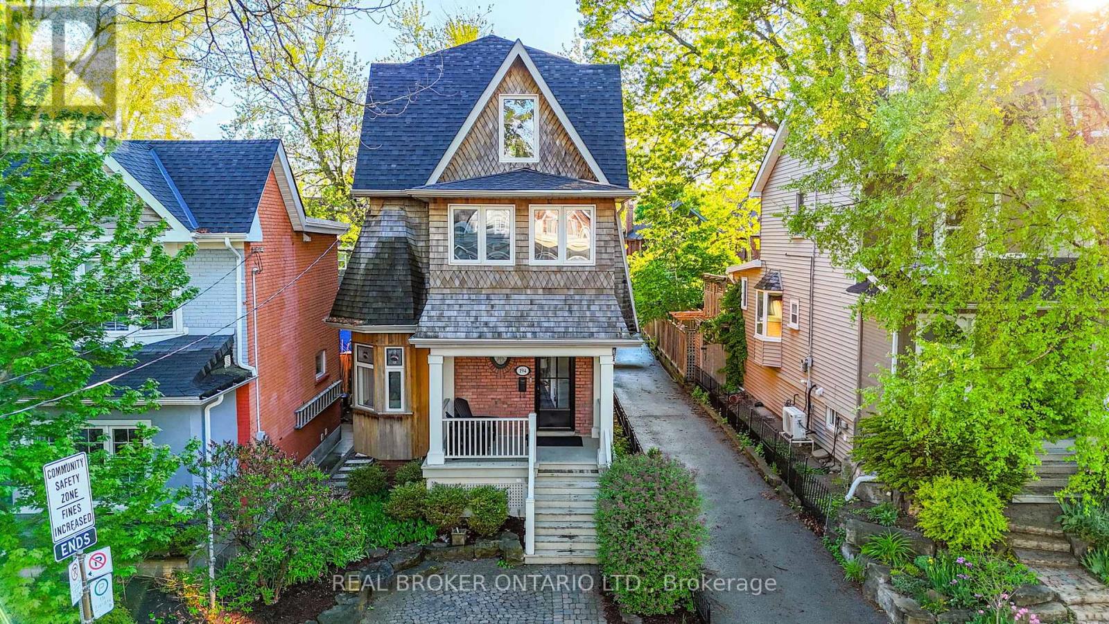 194 LEE AVENUE, Toronto, Ontario