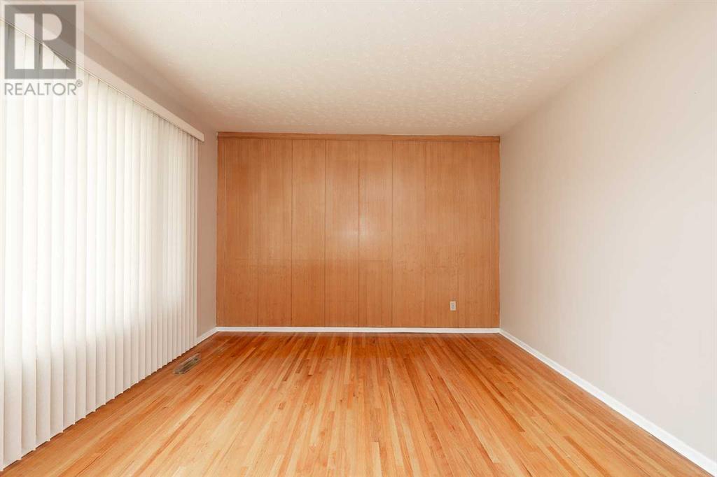Property at 615 25 Street N image 5