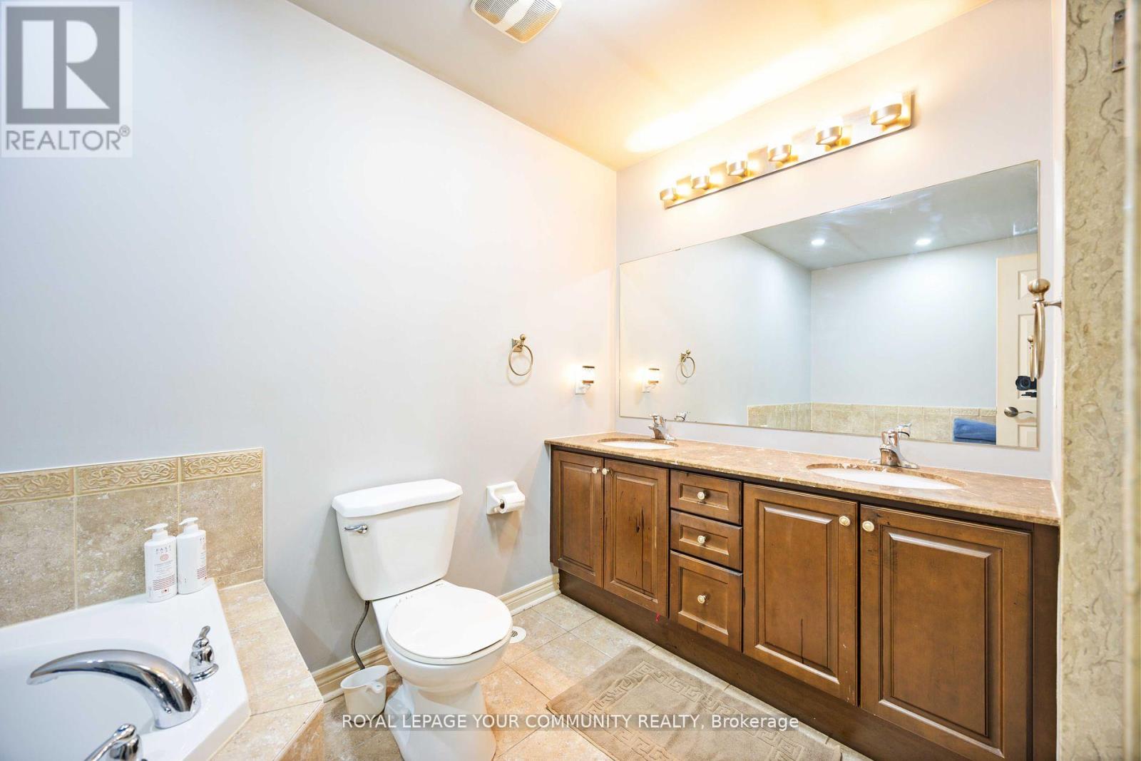 37 - 8900 Bathurst Street, Vaughan (Patterson), Ontario  L4J 8A7 - Photo 32 - N12176023