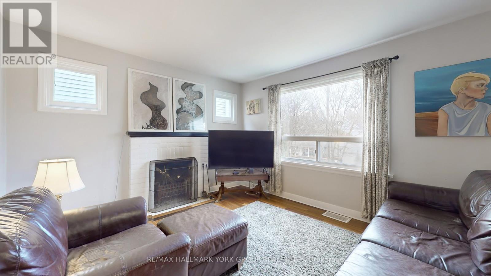 122 Gurnett Street, Aurora (Aurora Village), Ontario  L4G 1P6 - Photo 5 - N12176029