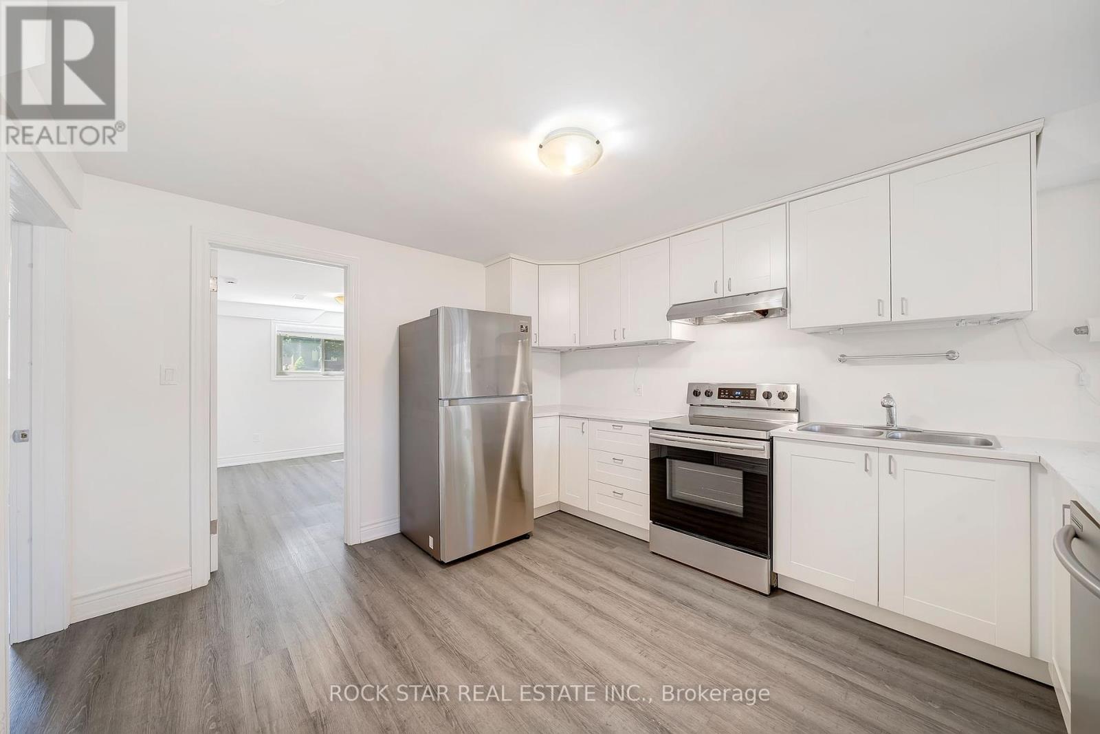 13 Meadowbrook Crescent, St. Catharines (Carlton/bunting), Ontario  L2M 7G8 - Photo 10 - X12175771