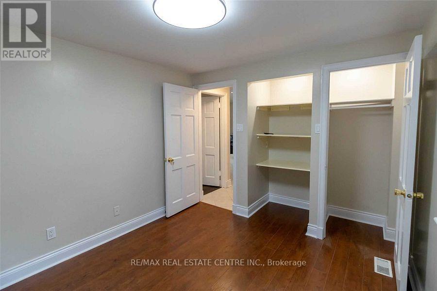 27 Hollywood Street N, Hamilton (Ainslie Wood), Ontario  L8S 3K7 - Photo 13 - X12175802