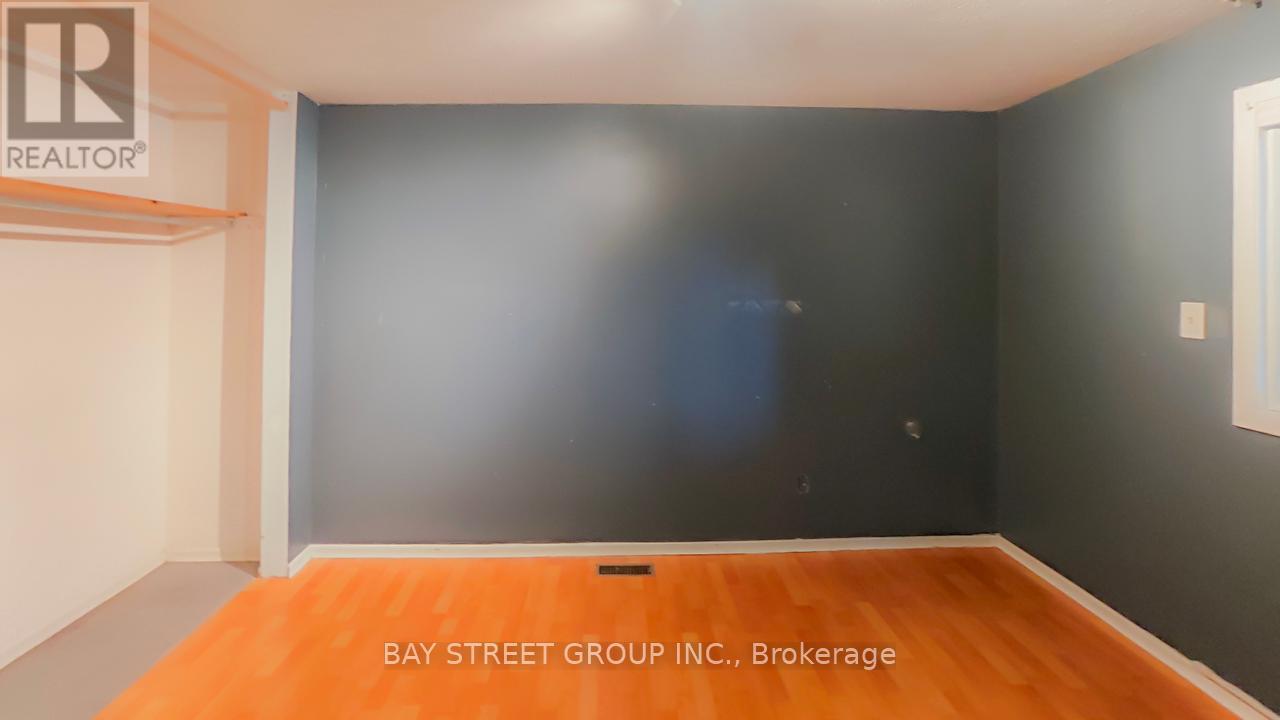 38 Noecker Street, Waterloo, Ontario  N2J 2R4 - Photo 8 - X12175803