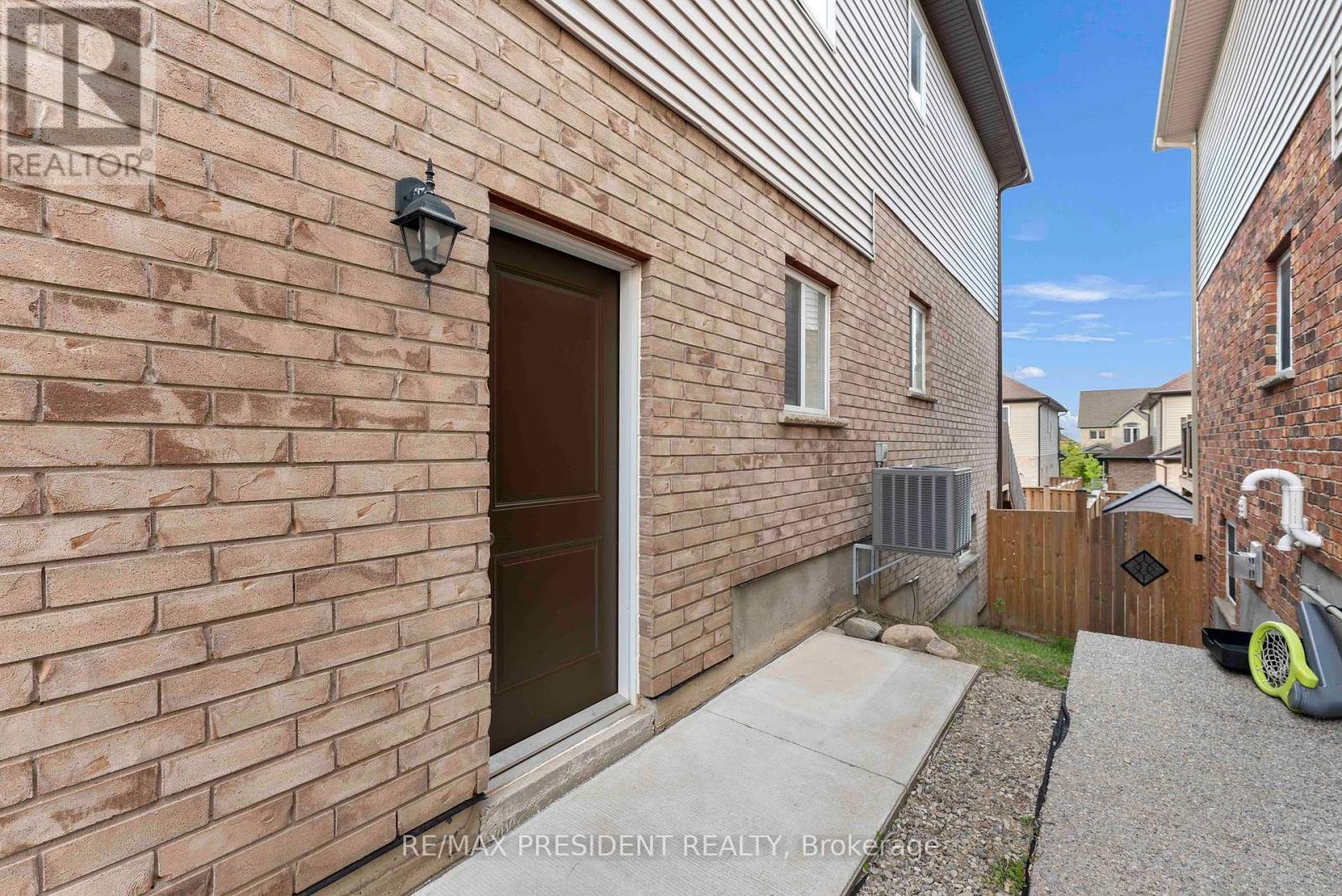 1432 Old Zeller Drive, Kitchener, Ontario  N2A 0E9 - Photo 50 - X12175825