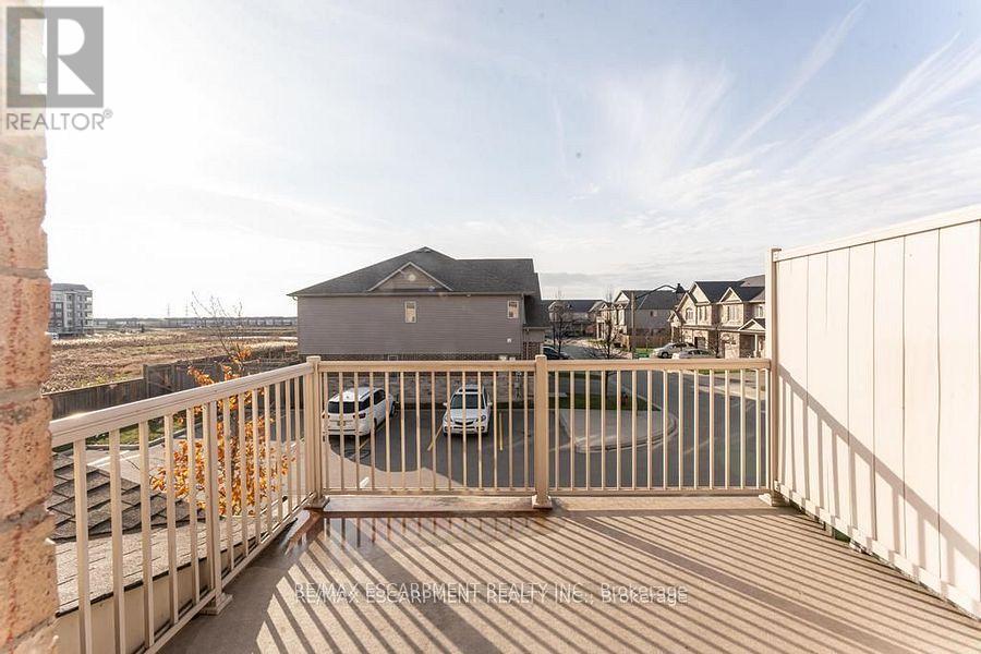 63 Crossings Way, Hamilton, Ontario  L0R 1P0 - Photo 11 - X12175852