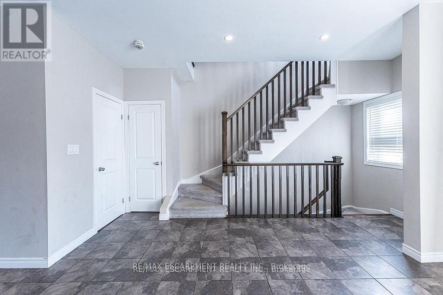 63 Crossings Way, Hamilton, Ontario  L0R 1P0 - Photo 13 - X12175852
