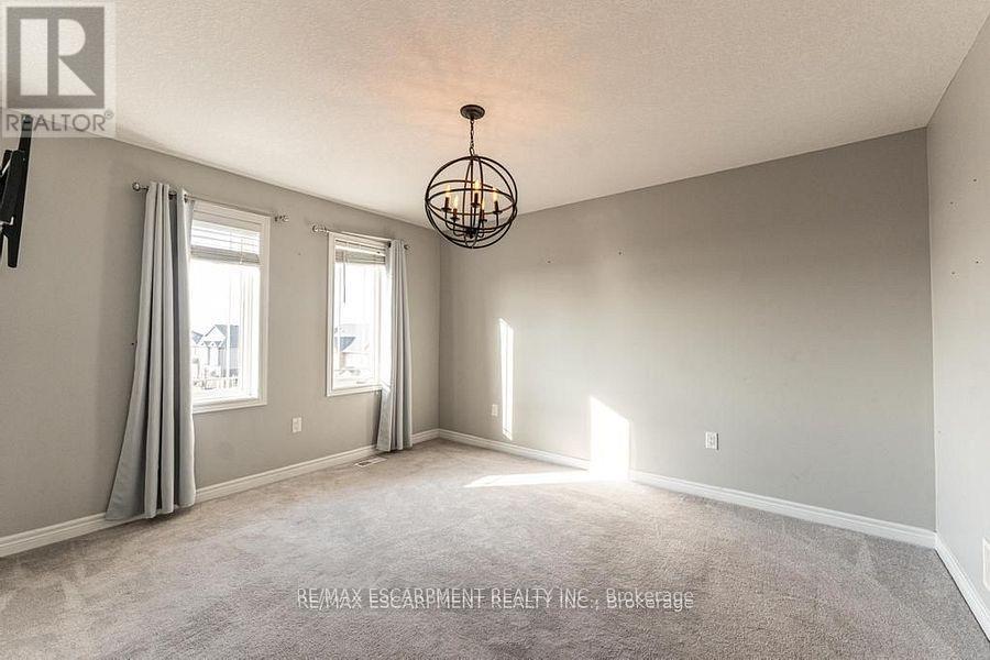 63 Crossings Way, Hamilton, Ontario  L0R 1P0 - Photo 17 - X12175852
