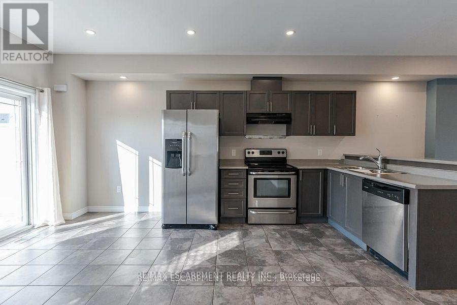 63 Crossings Way, Hamilton, Ontario  L0R 1P0 - Photo 6 - X12175852