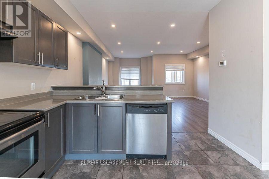 63 Crossings Way, Hamilton, Ontario  L0R 1P0 - Photo 7 - X12175852