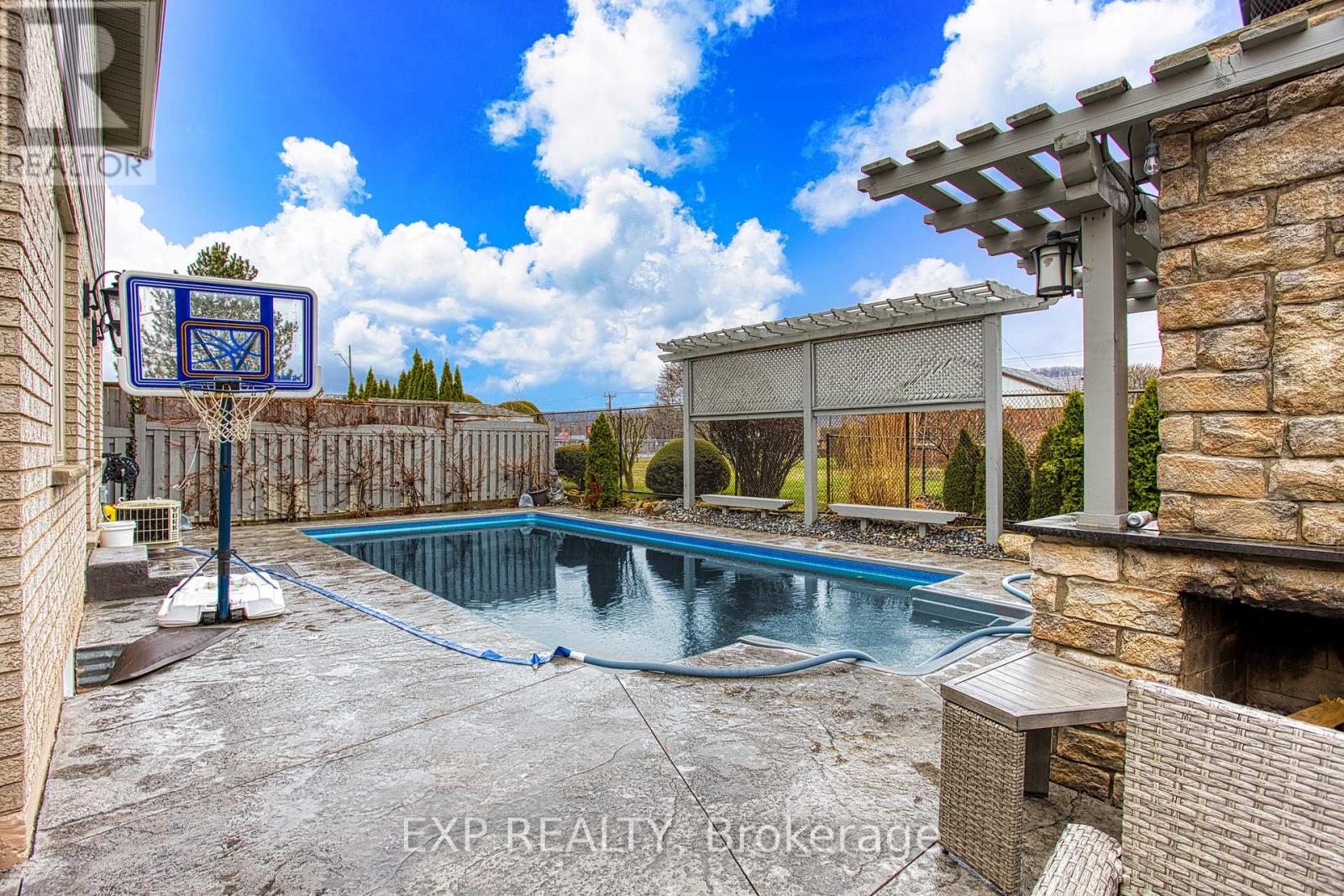50 Tuscani Drive, Hamilton, Ontario  L8E 5W4 - Photo 42 - X12175890