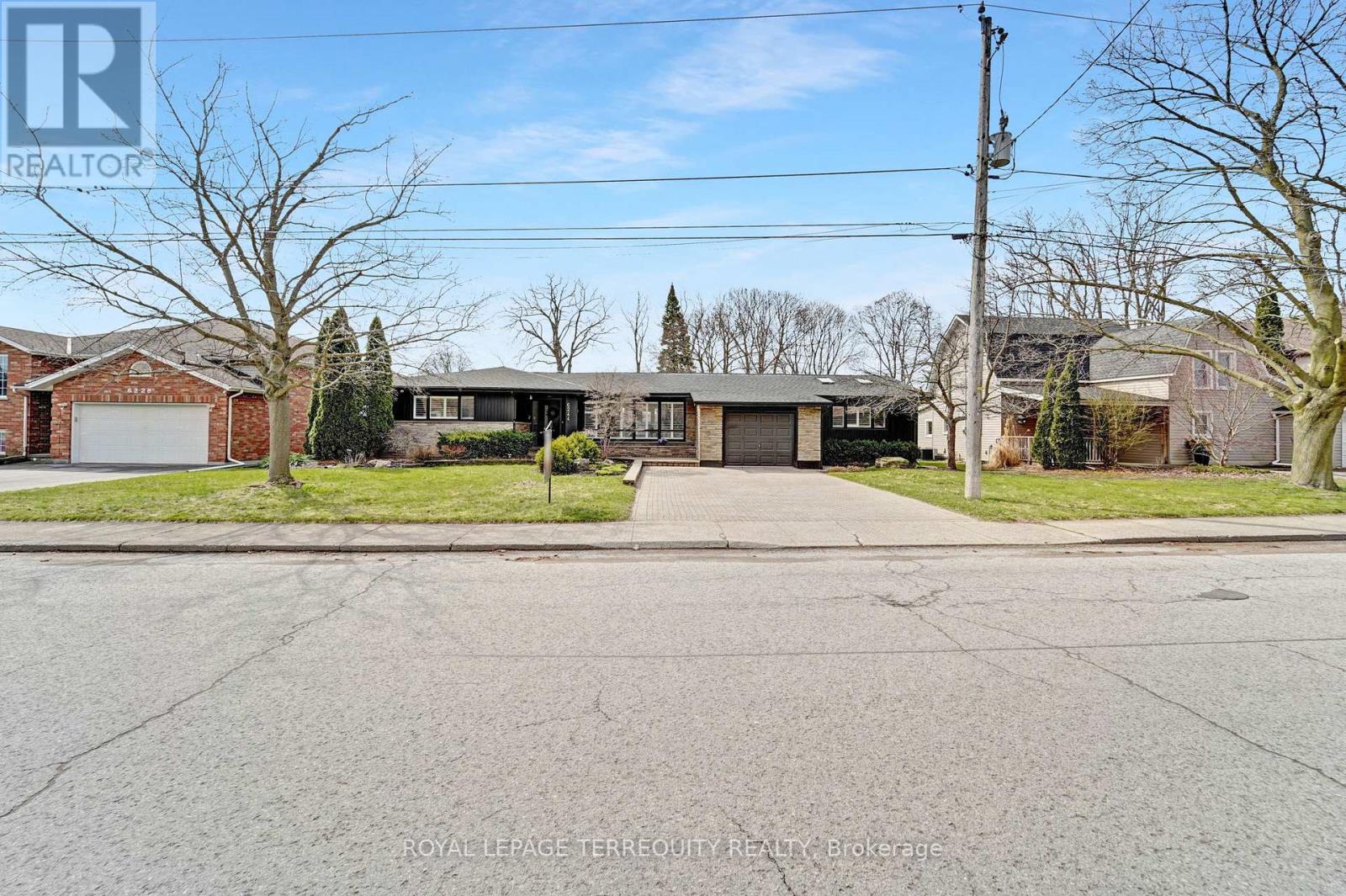 Property at 6244 RUSSELL STREET image 2