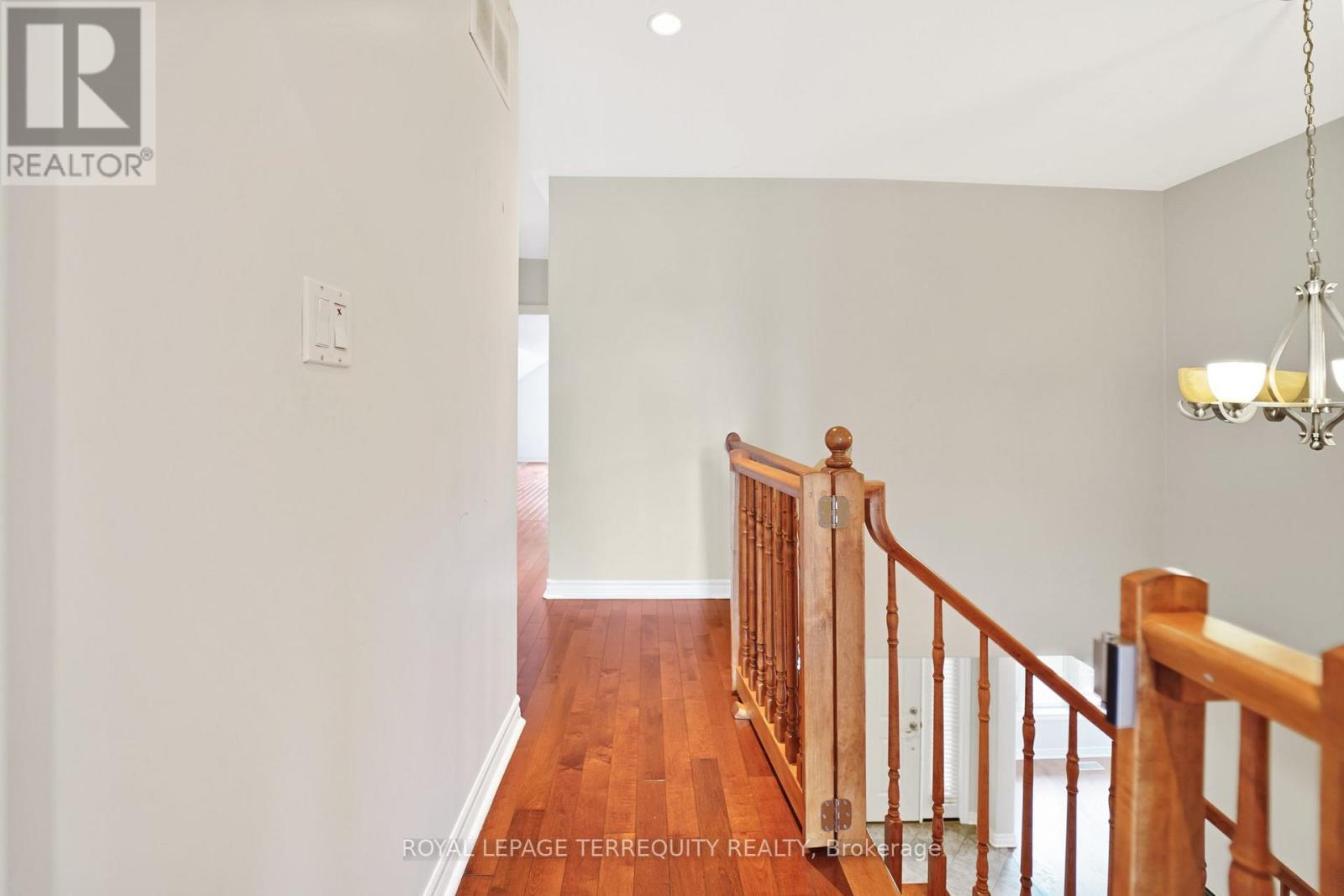 8233 Costabile Drive, Niagara Falls (Ascot), Ontario  L2H 3L2 - Photo 20 - X12175940