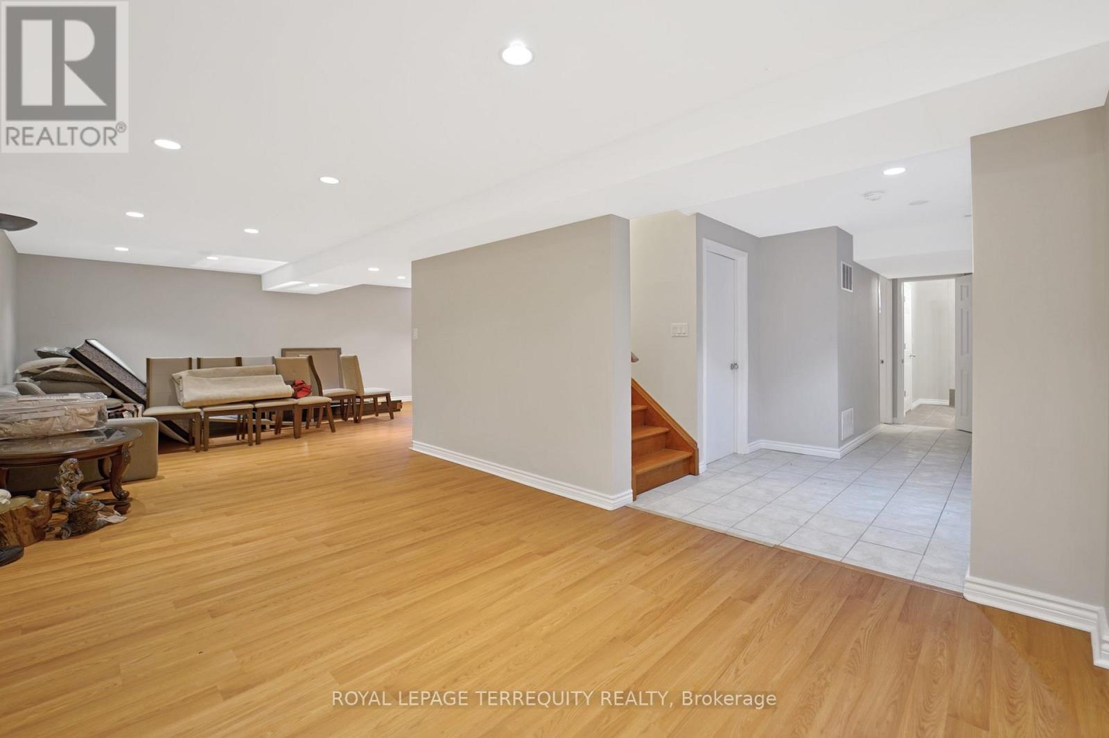 8233 Costabile Drive, Niagara Falls (Ascot), Ontario  L2H 3L2 - Photo 31 - X12175940