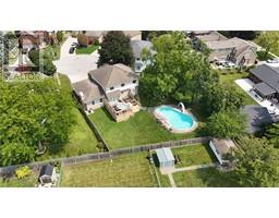 185 PINEWOOD CRESCENT, Tecumseh, Ontario