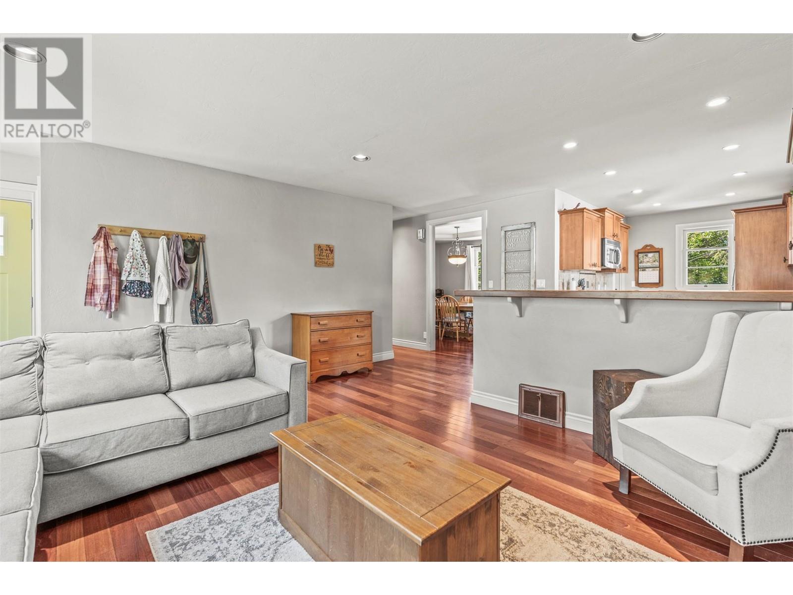 3302 20a Street, Vernon, British Columbia  V1T 4E9 - Photo 10 - 10348958