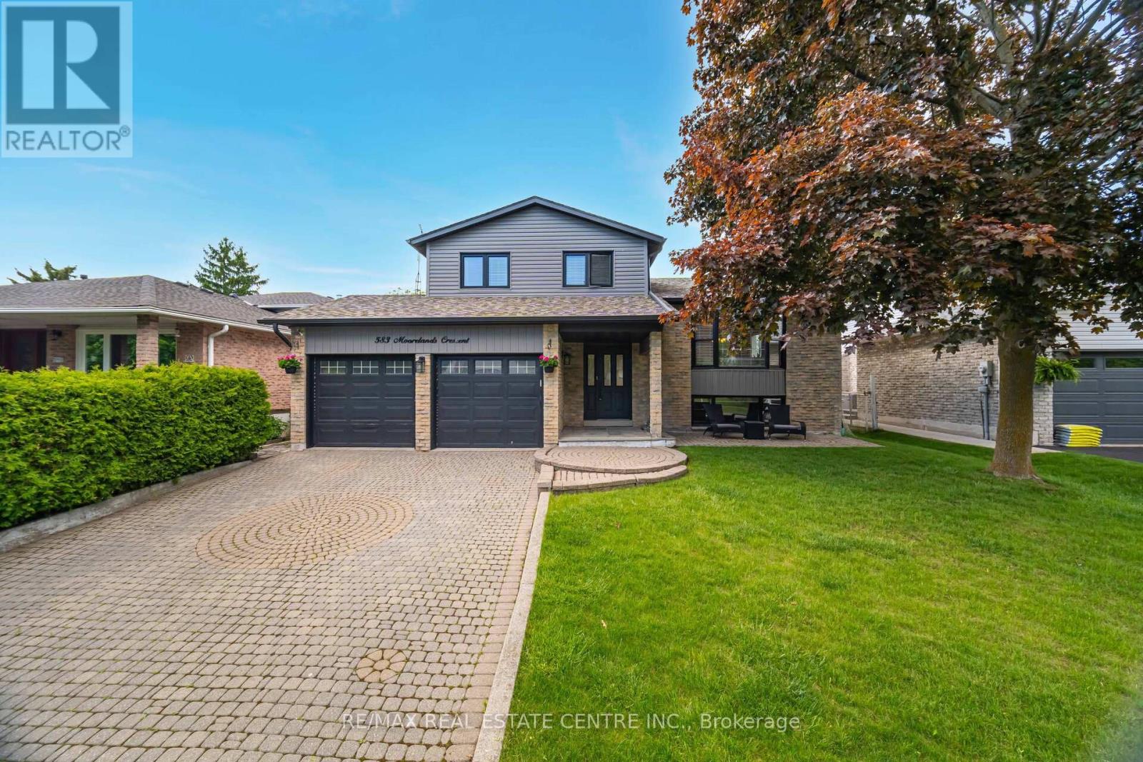 Property at 583 MOORELANDS CRESCENT image 2
