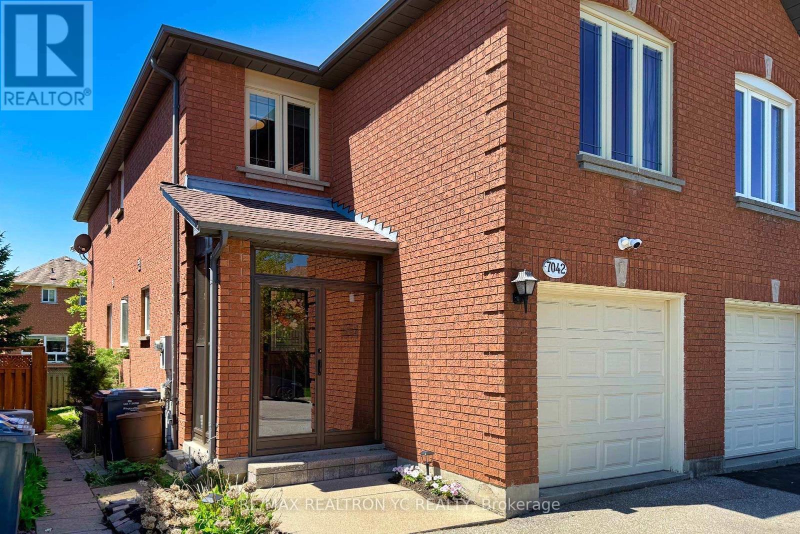 Property at 7042 GUILDHALL COURT image 2