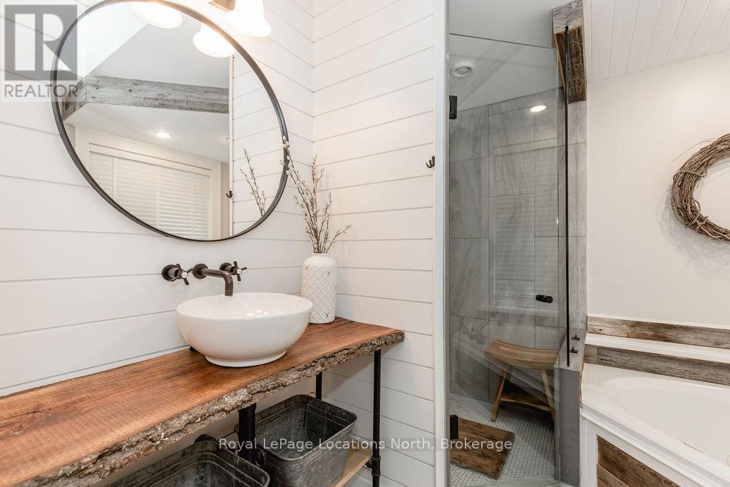221 Jane Street, Clearview, Ontario  L0M 1S0 - Photo 35 - S12176085