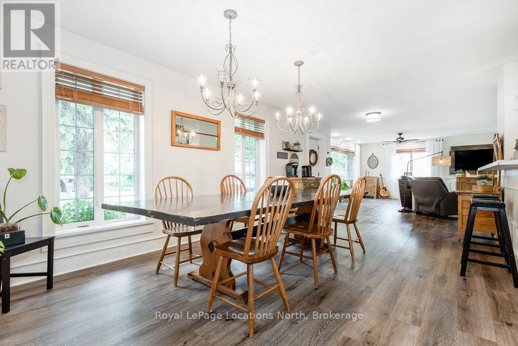221 Jane Street, Clearview, Ontario  L0M 1S0 - Photo 6 - S12176085
