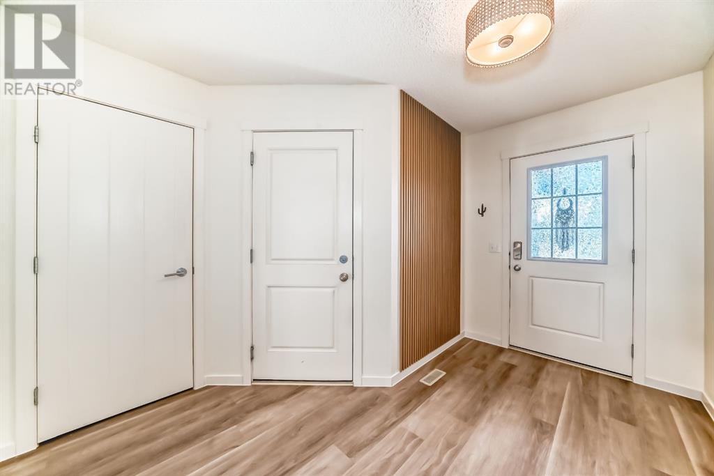637, 101 Sunset Drive, Cochrane, Alberta  T4C 0W8 - Photo 4 - A2215873
