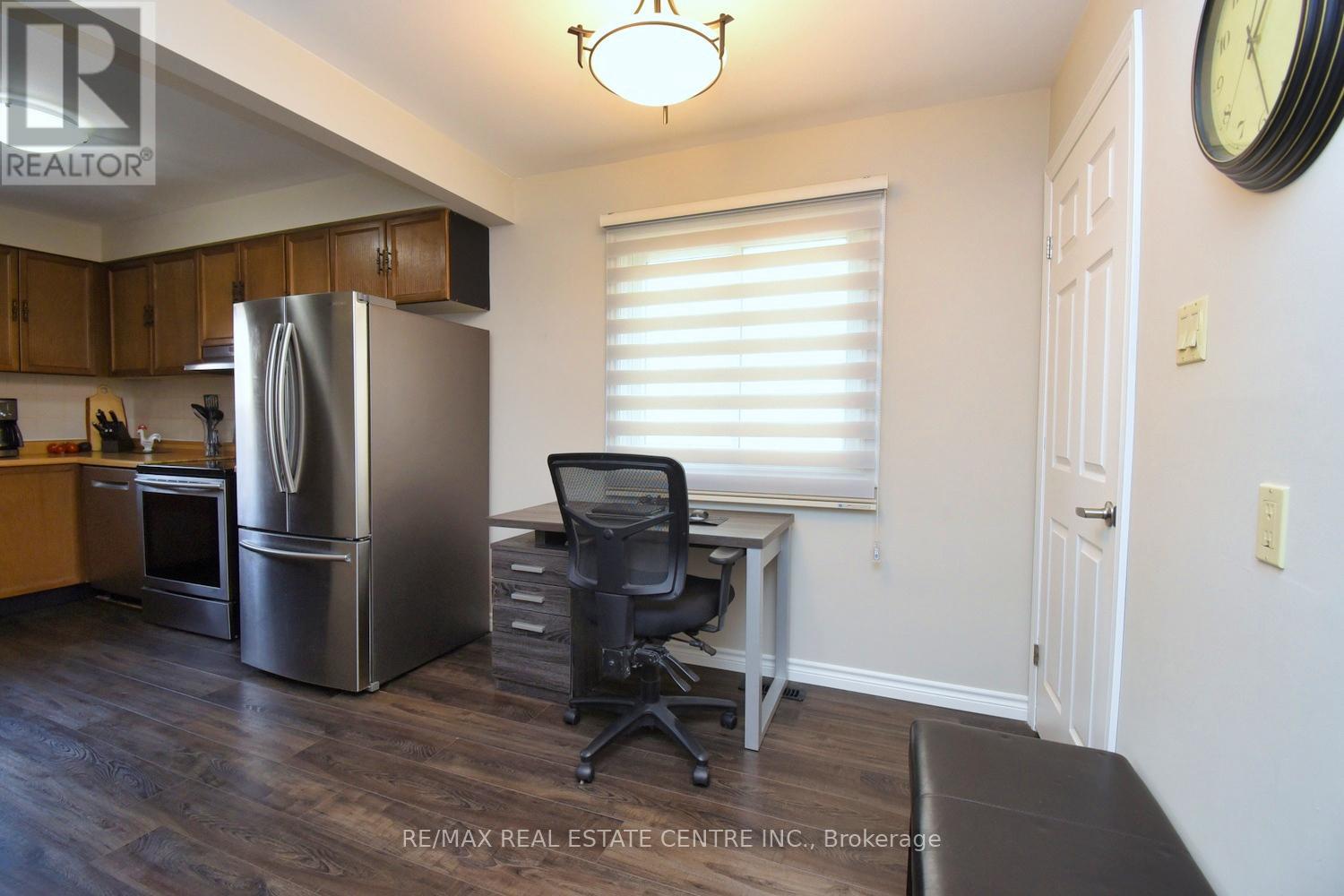56 Muscot Drive, Hamilton, Ontario  L8J 2B3 - Photo 12 - X12021620