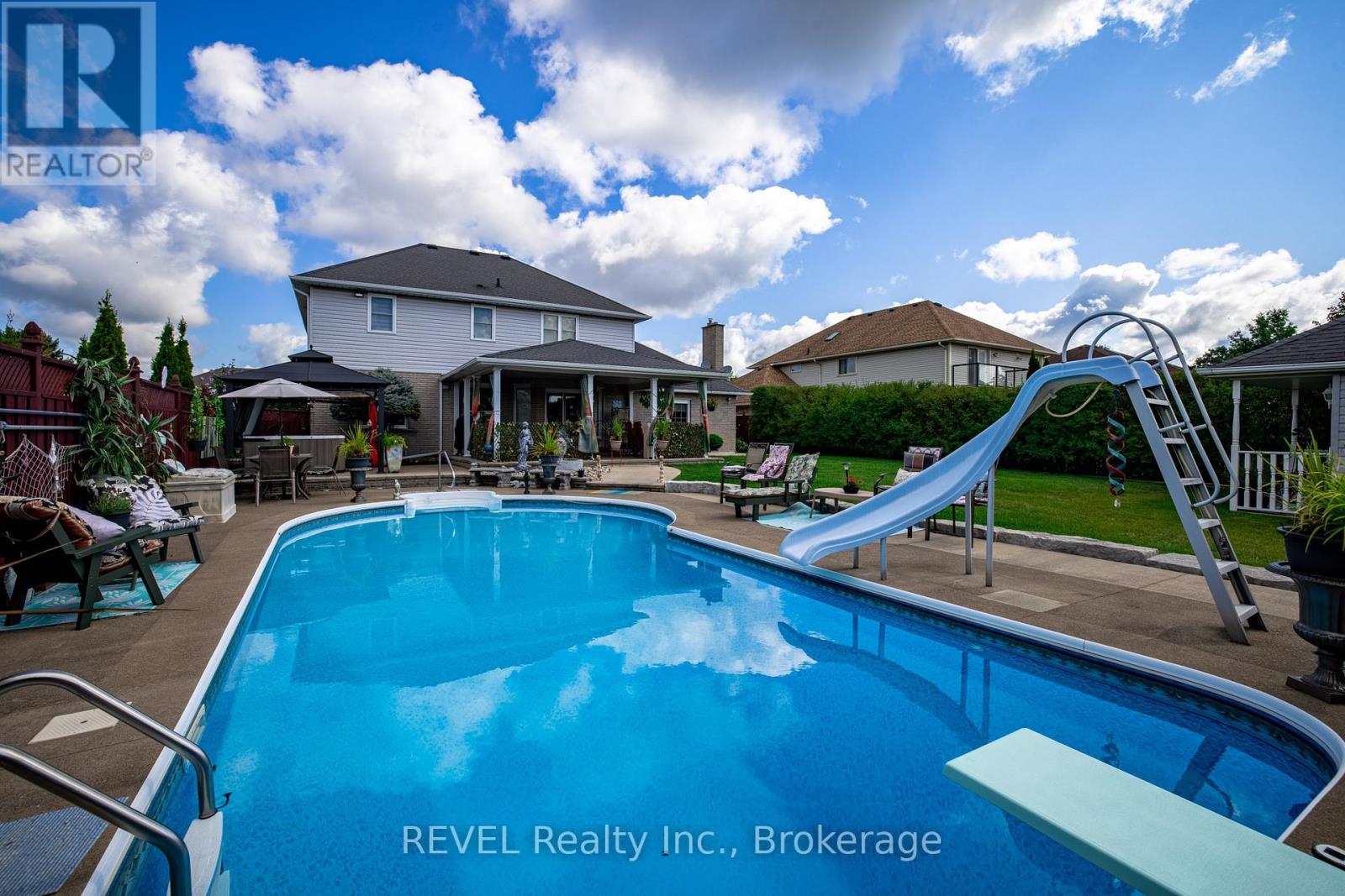 23 Green Meadow Crescent, Welland, Ontario  L3C 6X2 - Photo 1 - X12076877