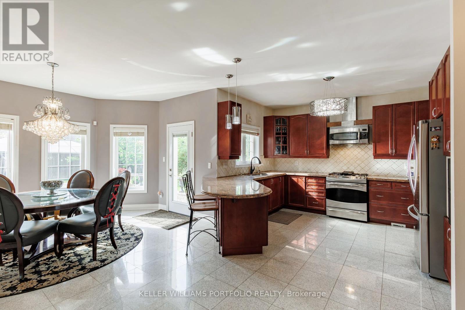 26 Louvain Drive, Brampton, Ontario  L6P 1W6 - Photo 12 - W12172356