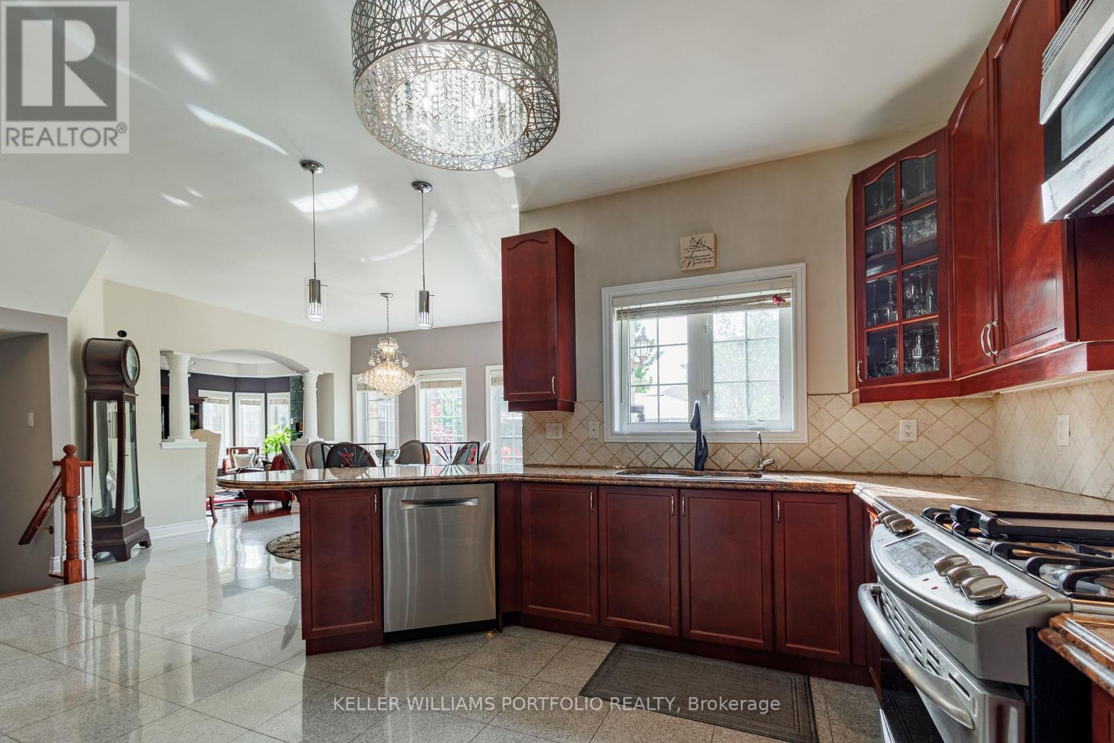 26 Louvain Drive, Brampton, Ontario  L6P 1W6 - Photo 14 - W12172356