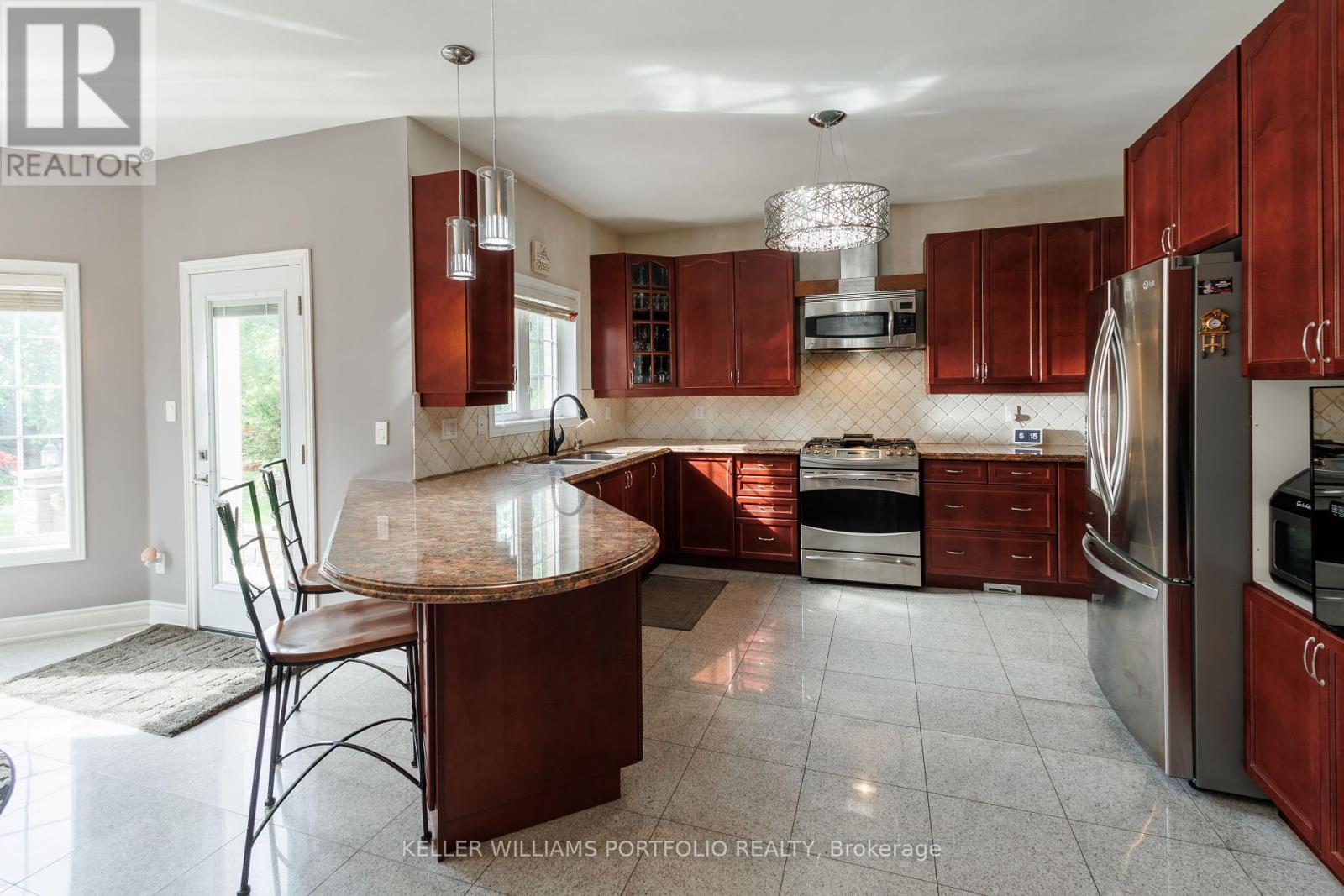 26 Louvain Drive, Brampton, Ontario  L6P 1W6 - Photo 13 - W12172356