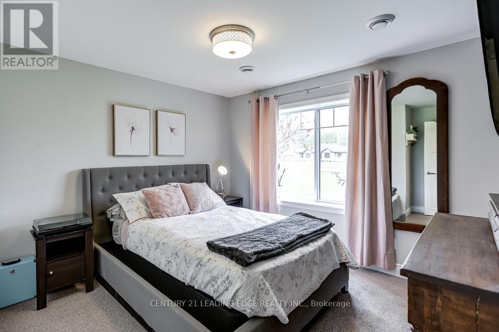 138 Hiddenvalley Drive, Belleville, Ontario  K0K 2V0 - Photo 31 - X12155684