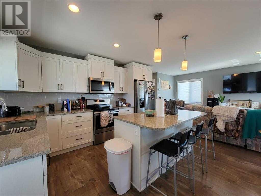 2, 602 Bluebell Bay W, Lethbridge, Alberta  T1J 5S5 - Photo 4 - A2224128