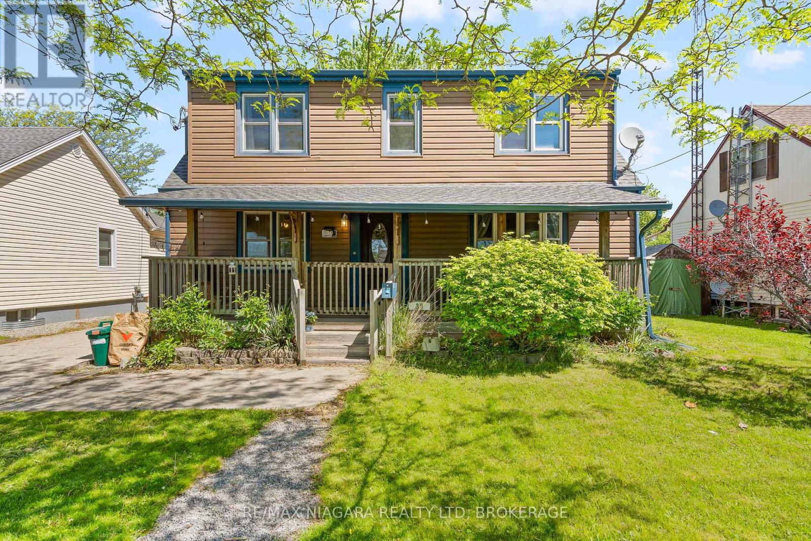 39 Seymour Avenue, St. Catharines, Ontario  L2P 1A5 - Photo 1 - X12176186