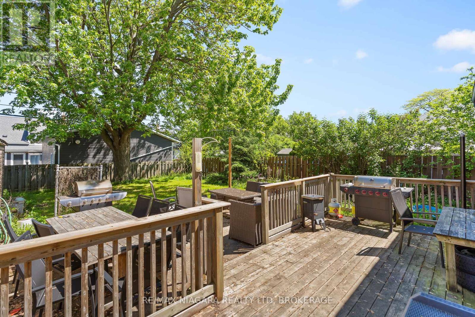 39 Seymour Avenue, St. Catharines, Ontario  L2P 1A5 - Photo 21 - X12176186